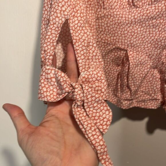 Abercrombie & Fitch- Cropped Ditzy Floral Ruffle Smock V Neck Top- Size M - Picture 5 of 9